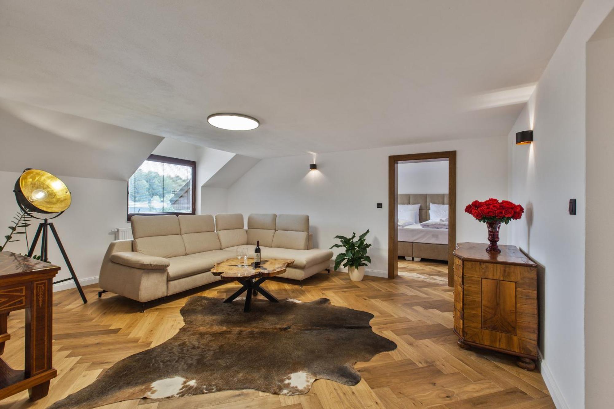 Апартаменти Brezno Central Apartments *