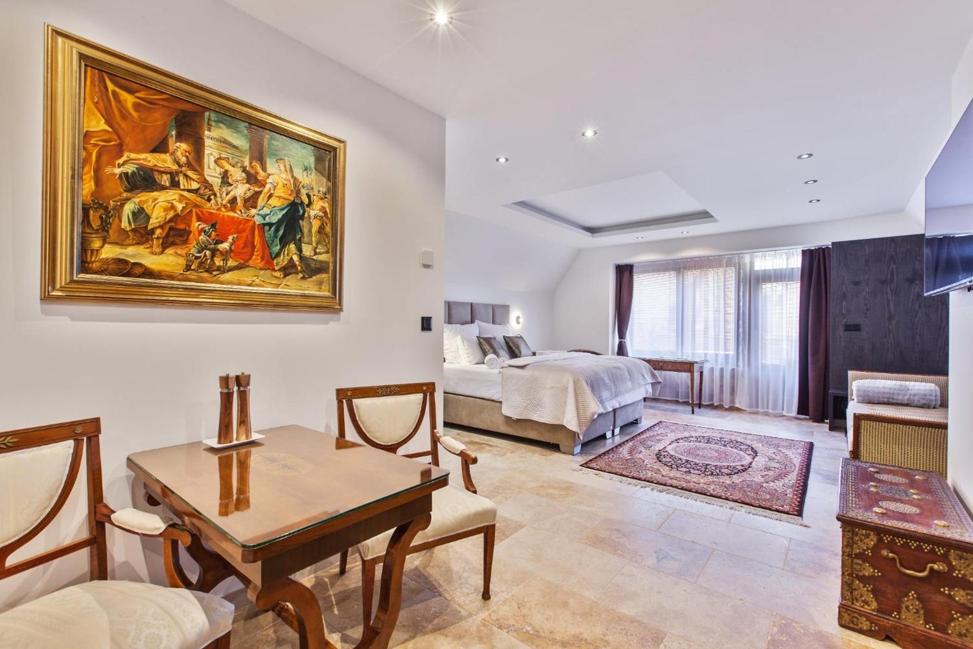 Brezno Central Apartments *