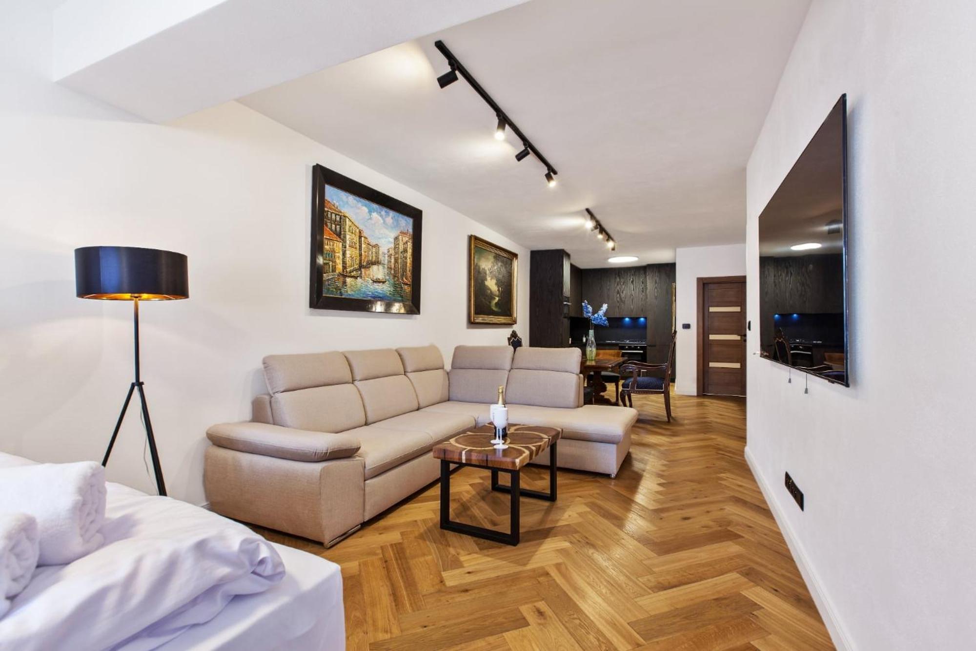 Brezno Central Apartments Апартаменти